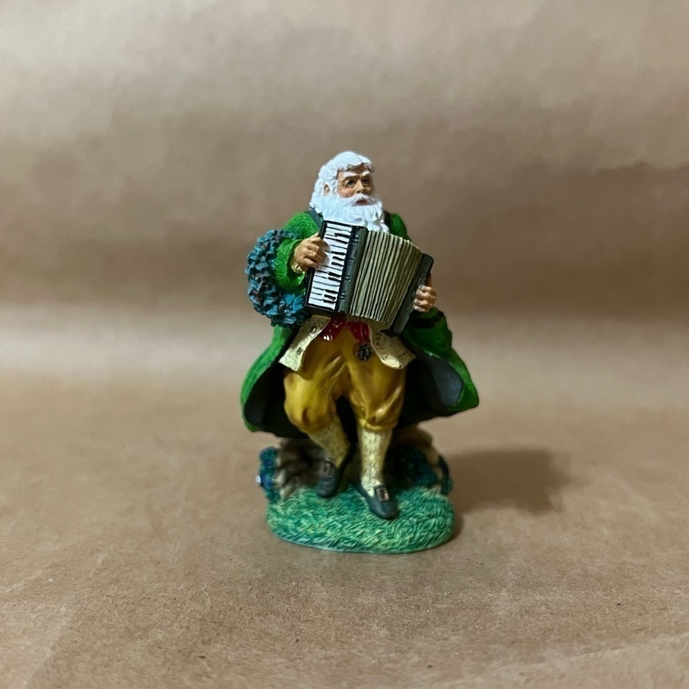 Pipka | Irish Santa Handcrafted Father Christmas Figurine Mini Collection